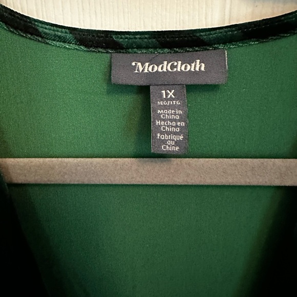 Green and Black Stripe Velvet Wrap Dress: 1X - Picture 4 of 4